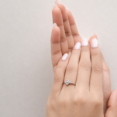 Silver Four-Petal Clover Solitaire Ring