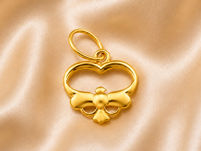 Golden Openwork Arch Clover Pendant