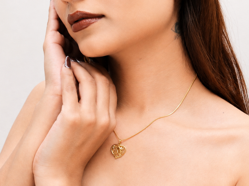 Golden Textured Woven Heart Pendant – view 3
