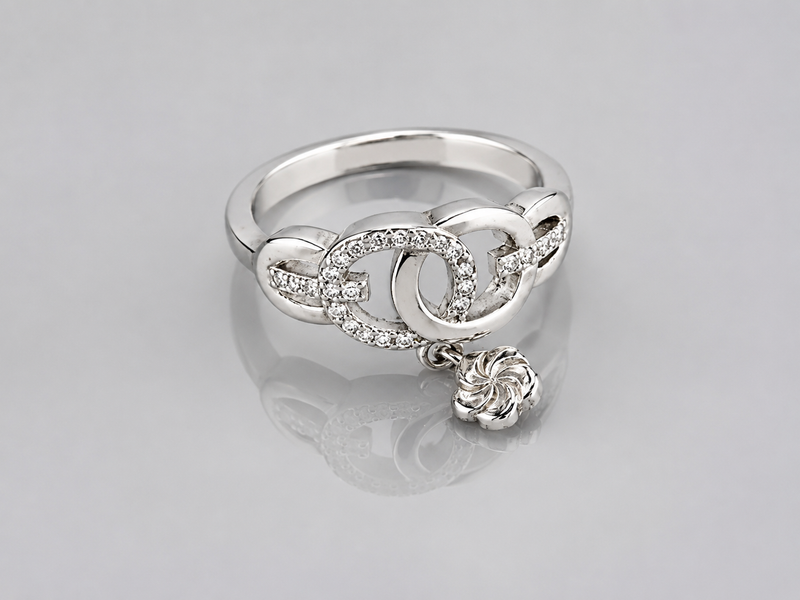 Silver Interlocked Circles Charm Ring